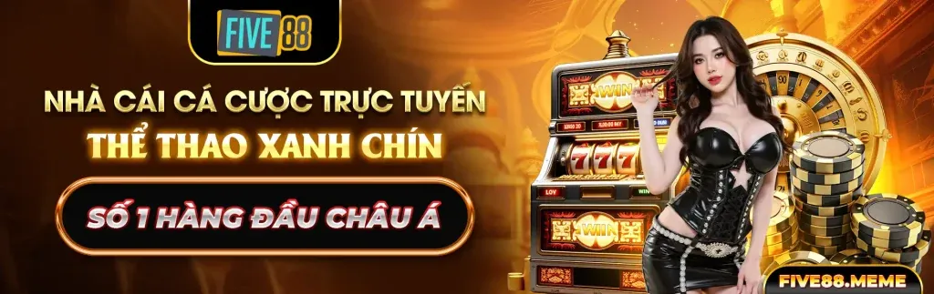 Hình ảnh banner chính của IQ88 Casino, hiển thị các trò chơi sòng bạc trực tuyến